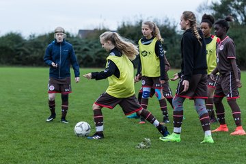 Bild 10 - C-Juniorinnen Halstenbek-Rellingen - St.Pauli : Ergebnis: 0:5